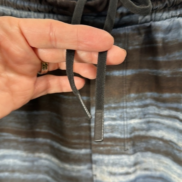 Lululemon Surge lined striped shorts size XL - Picture 3 of 11